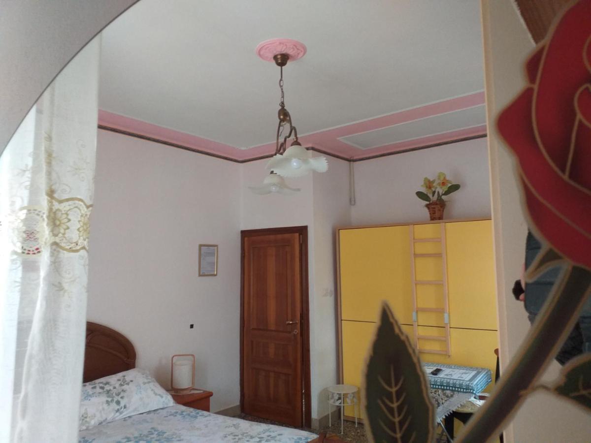 Bed&Breakfast La Rosa Rossa Cagli Exterior foto